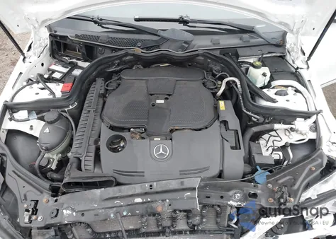 2013 Mercedes-Benz C 300 Sport 4Matic z USA, uszkodzony, nr VIN WDDGF8AB1DG088748